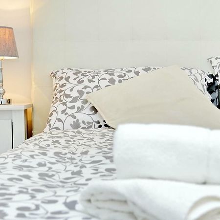 Bbhome Trastevere Station White Chic Apartment Рим Екстер'єр фото